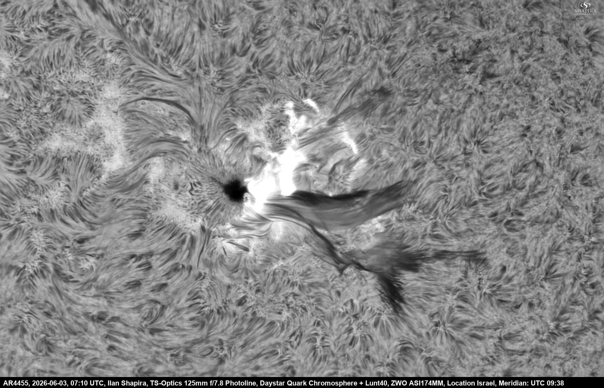 AR4455 — 07:10 UTC (bw)